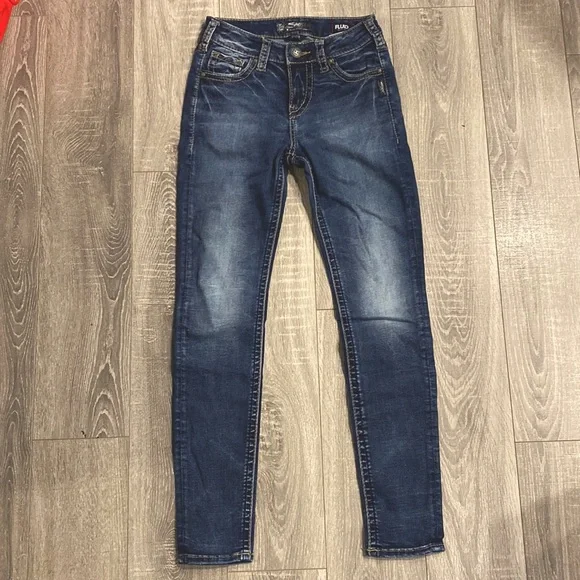 Silver Jeans - Picture 1 of 3